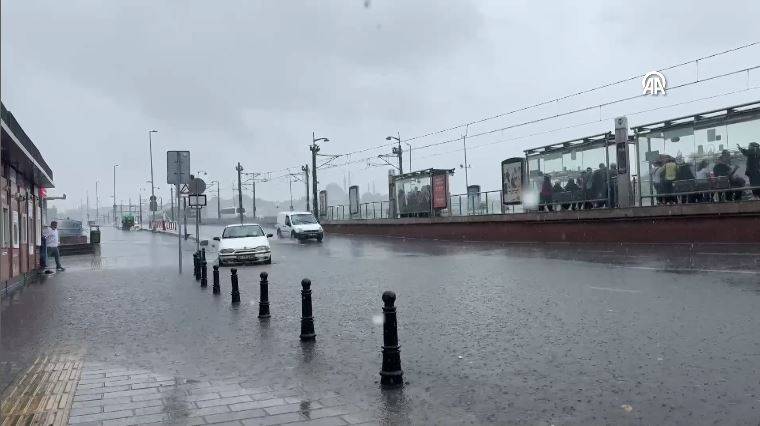 İstanbul'da sağanak Anadolu yakasında etkili oldu 8